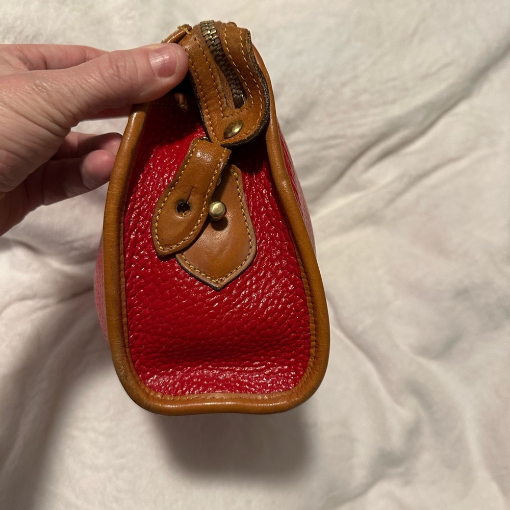 Beautiful Vintage Dooney & Bourke Red and Tan Leather Crossbody with Strap - Picture 2 of 7
